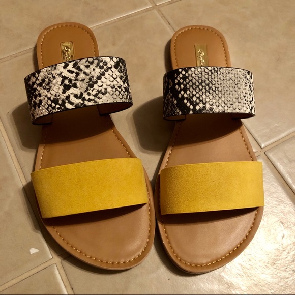 NIB VEGAN leather sandals - Picture 3 of 4